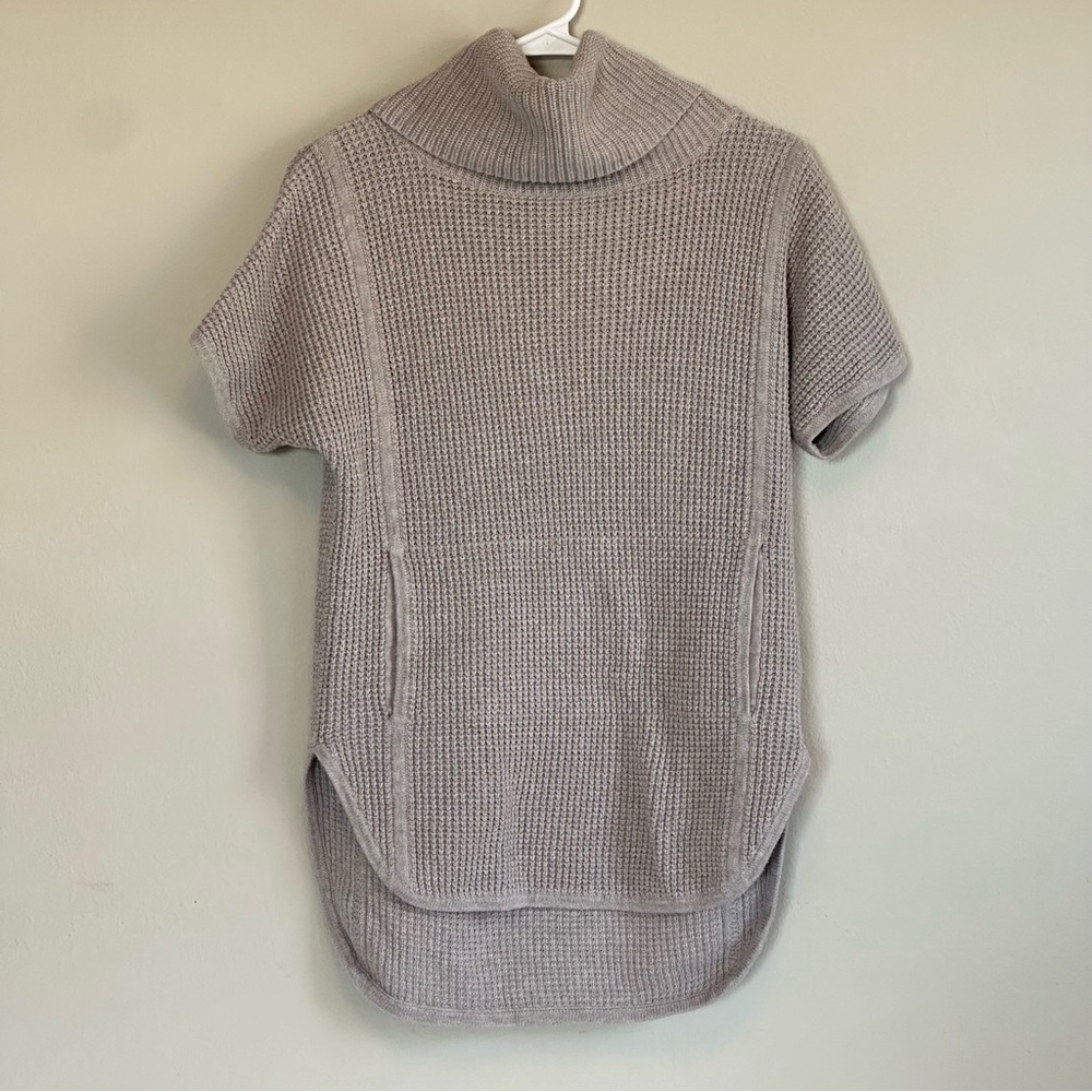 UGG Taupe Short Sleeve Turtleneck Waffle Knit‎ Tunic Sweater Front Pocket Small